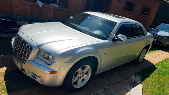 CHRYSLER 300 C 5.7 HEMI SEDAN V8 16V GASOLINA 4P AUTOMÁTICO CHRYSLER 300 C 5.7 HEMI SEDAN V8 16V GASOLINA 4P AUTOMÁTICO
